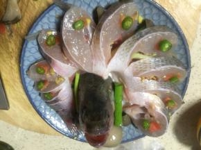 装饰在鱼上面