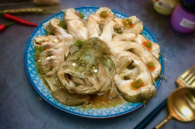 凤尾菇孔雀开屏鲈鱼