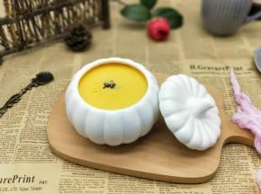 再倒入小碗中。