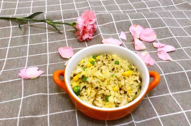 杂蔬蛋炒饭
