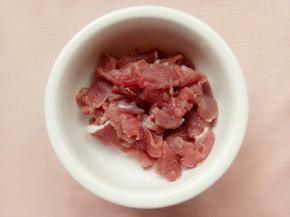 瘦肉切小片