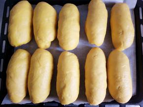 做好的全部放入烤盘，进行二次发酵