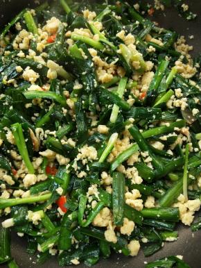 快速翻炒均匀，盛盘。