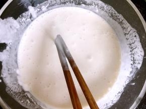 加水适量水调匀成糊状