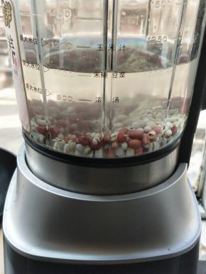 加入清水至最大水位线处。