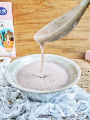 根据个人喜好，可以加蜂蜜或冰糖。