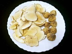 适量的海底椰跟无花果干