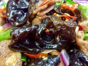 软软嫩嫩的木耳也是十分的入味