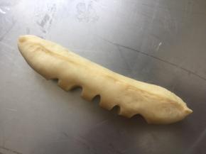 把肠整个包起来，一定要把底部收口收紧。