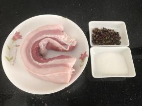 五花肉看自己喜欢的肥瘦选择哈，我个人喜欢半肥瘦的