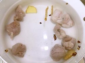 一次性加入足量的水