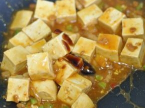 最后加入蚝油即可。