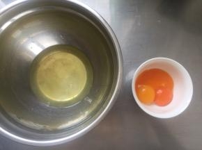 分离蛋黄，蛋清