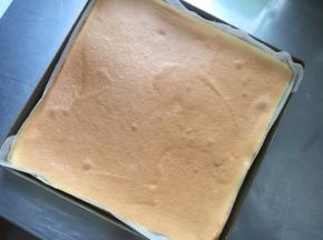 烤箱170度，中层，烤20分钟。
