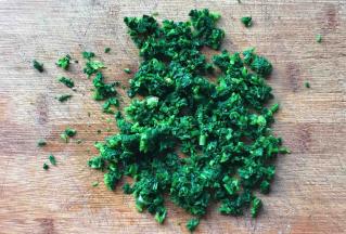 切成细颗粒，可以反复切几次