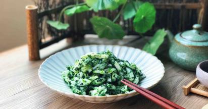 年糕的软糯Q弹加上荠菜原本的鲜味，真是太美味了……