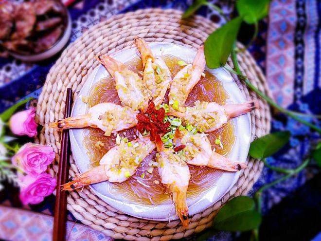 花开富贵蒜蓉粉丝大虾