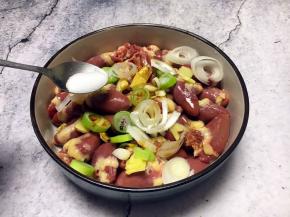 放入适量的盐（依据个人口味的轻重）。