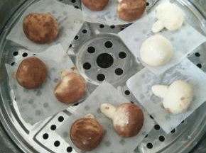 依次做完，再饧半个小时左右。上锅蒸15分钟焖三分钟。