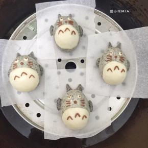 全部做好后，放入蒸锅中发酵，发酵至面团轻按表面，慢慢弹起来的状态