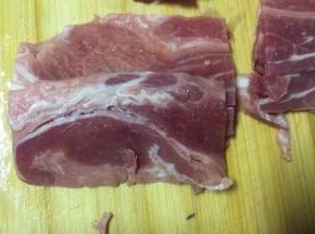 培根肉一切为二