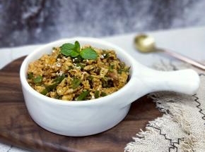 可以拌饭吃，也可以拌面吃。也可以当酱吃。