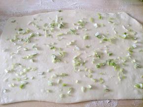 葱花均匀的铺上