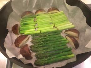 香菇出水，芦笋熟透就可以了！