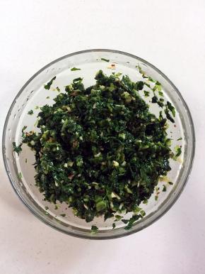 充分搅拌均匀腌制片刻即可。