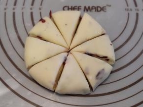 切成八快，大小要一致