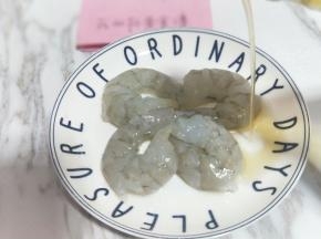 加入料酒，腌制10分钟。