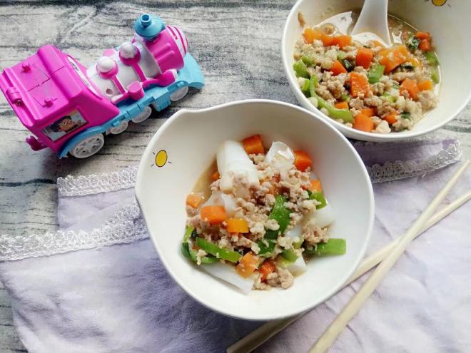 红绿肉末汁拌粉