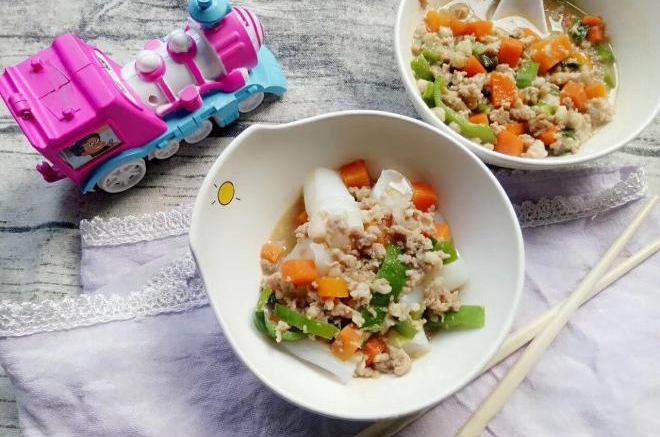 红绿肉末汁拌粉