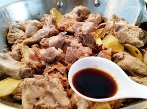 淋入生抽。