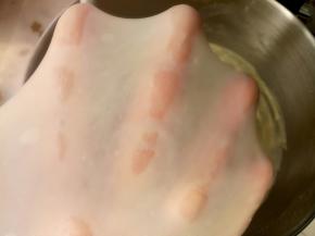 直到揉出手膜。