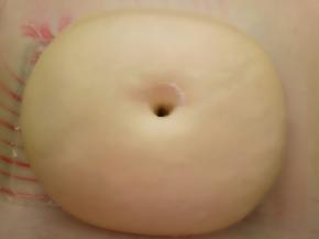 大概50分钟左右，用手指粘面粉在面团中间戳个洞，不回缩，不塌陷就是发好了。