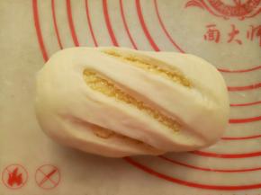 然后翻面卷起来