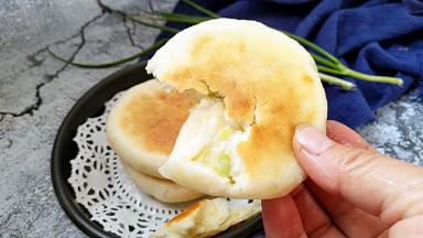 暄软，葱香味浓。