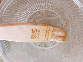 模具四周抹油，我用的一次性小碗