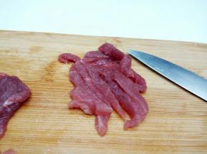 牛肉改刀再切丝