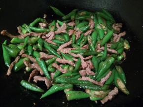 翻炒均匀，起锅。