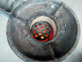 煤饼炉生火，加上煤球，煤球烧旺