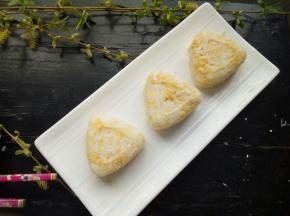 按照上述方法做好余下的饭团！