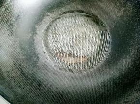 锅中放油