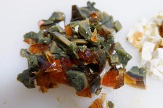 皮蛋切成丁