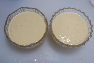 倒入装有西米的容器中。