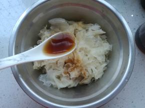 再加入2勺香醋。