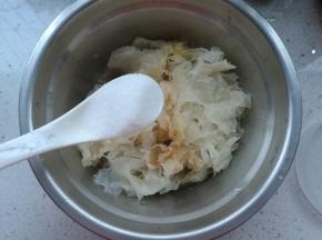 加入盐1小勺。