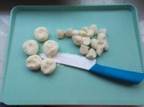 切成小块。