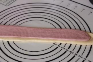 紫色稍比原色短。如图放置